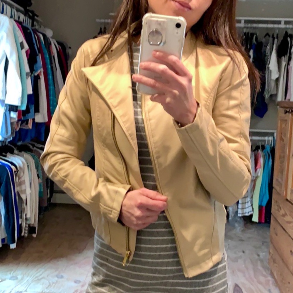 New women’s small faux leather tan zip up jacket